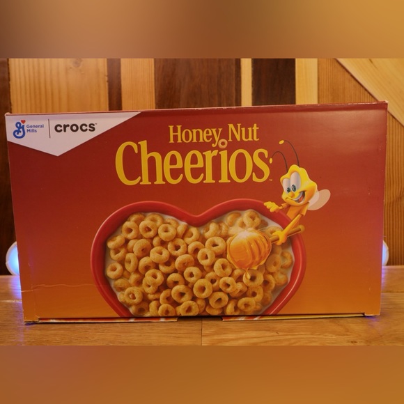Croc Honey Nut Cheerios Classic Kid J4 - Brand New, Fun Design - Picture 7 of 8